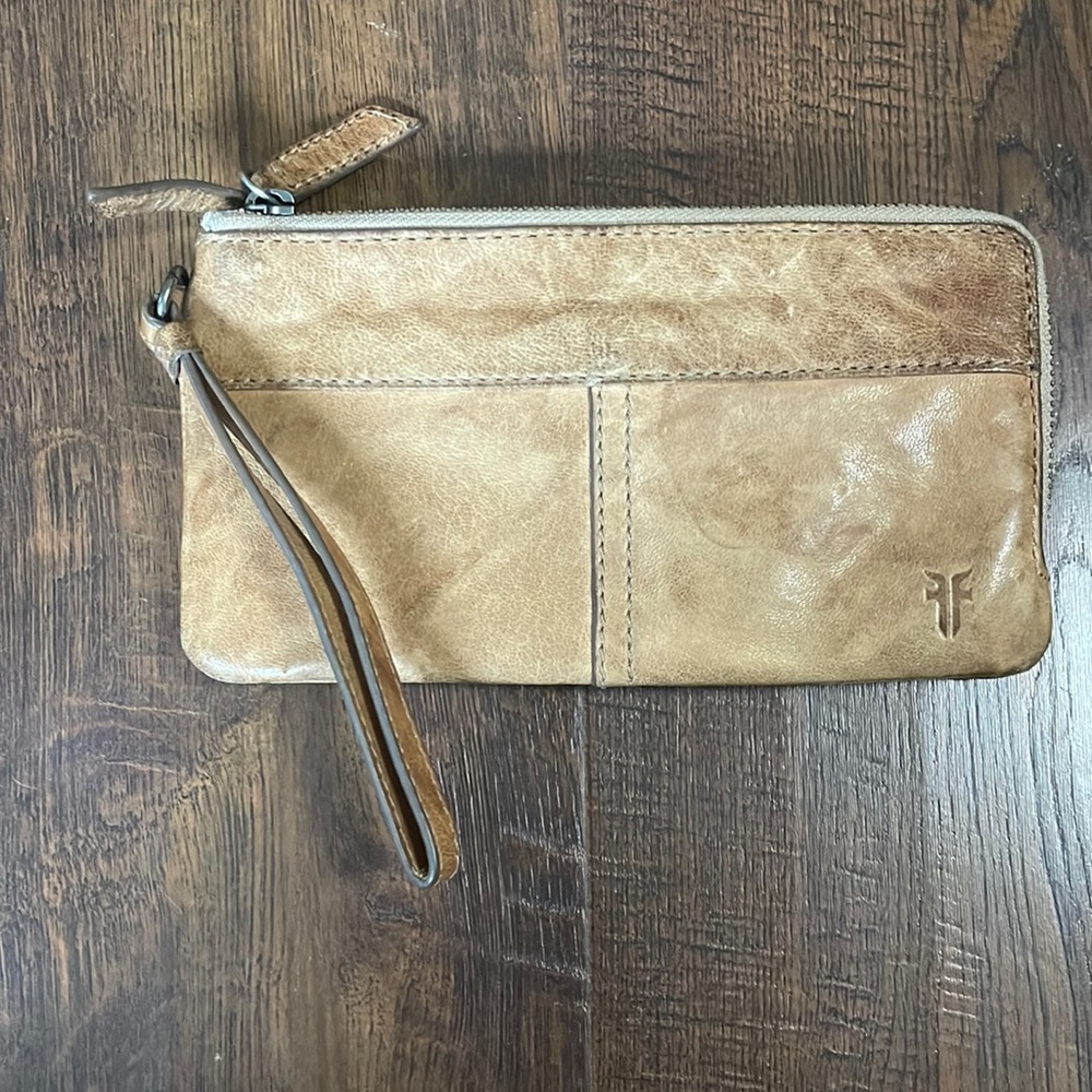 Frye wristlet wallet